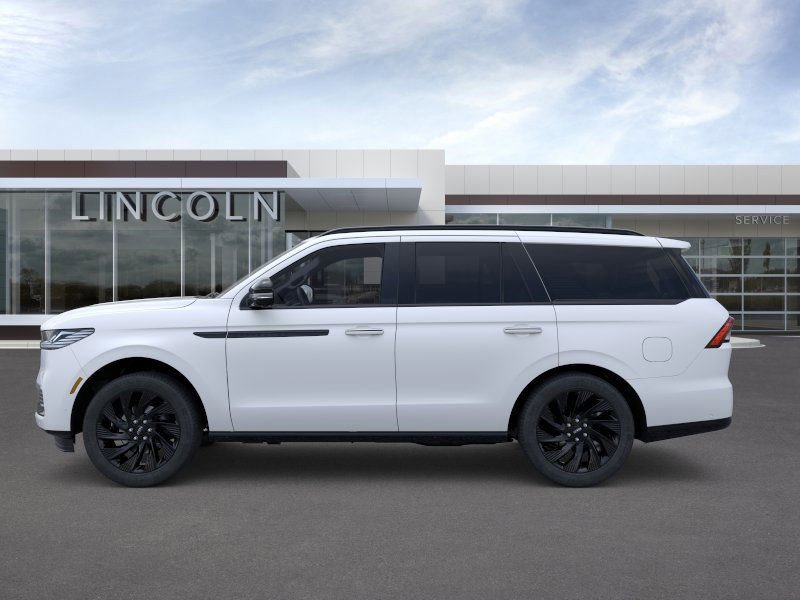 New 2026 Lincoln Navigator Reserve w/ Jet Appearance Package AWD/4WD image 3