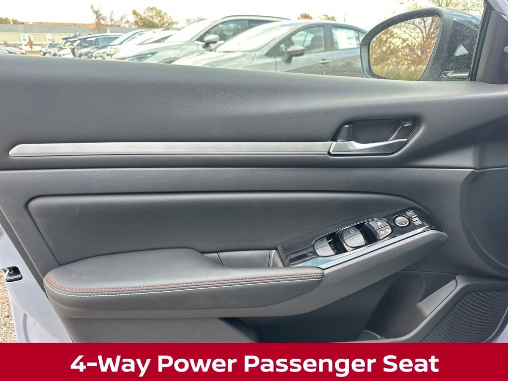 New 2025 Nissan Altima 2.5 SR image 15