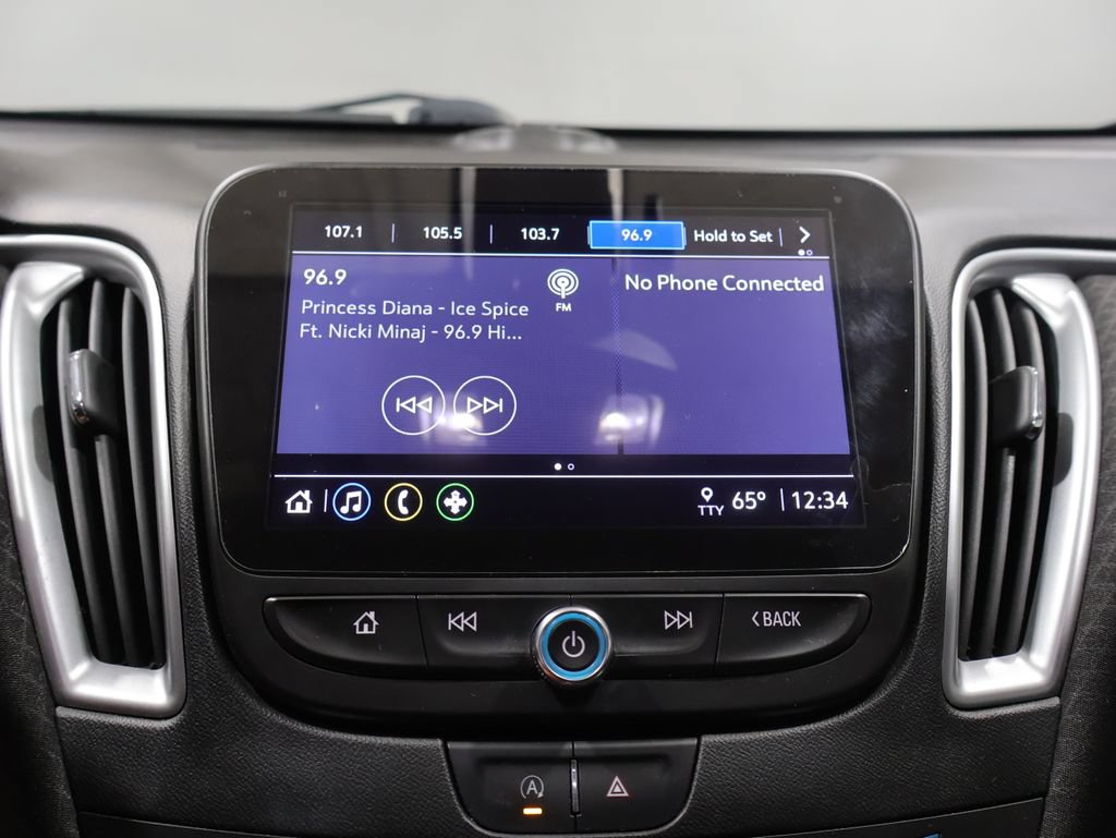 Used 2021 Chevrolet Malibu LS FWD image 23