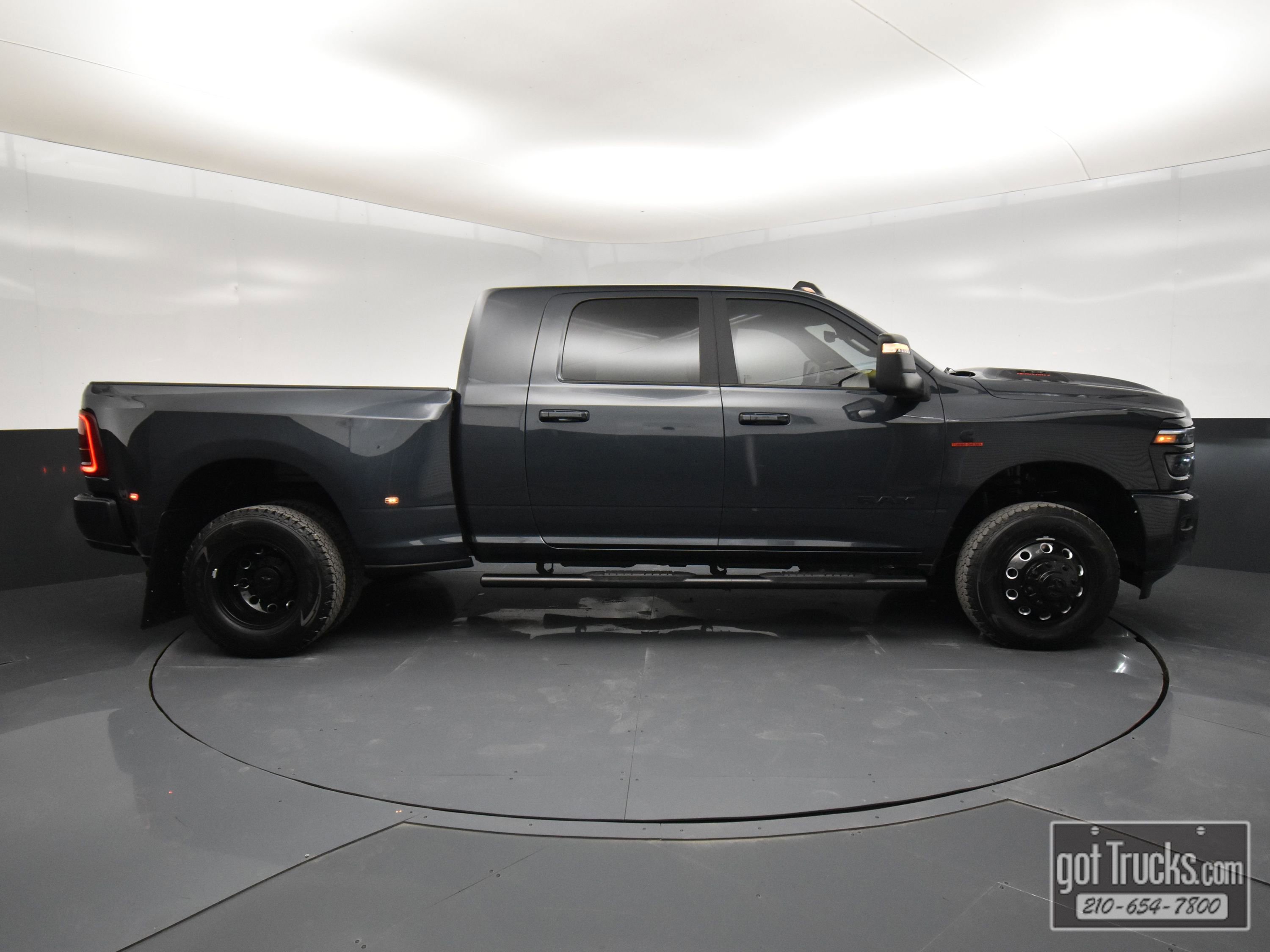 Used 2025 RAM 3500 Laramie w/ Night Edition image 52