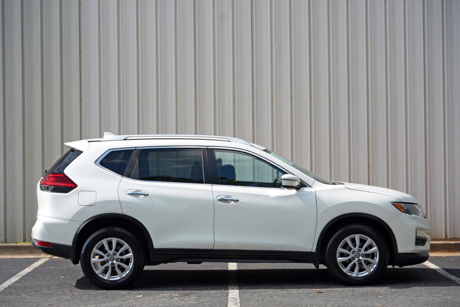 Used 2017 Nissan Rogue SV w/ SV Premium Package AWD/4WD image 48