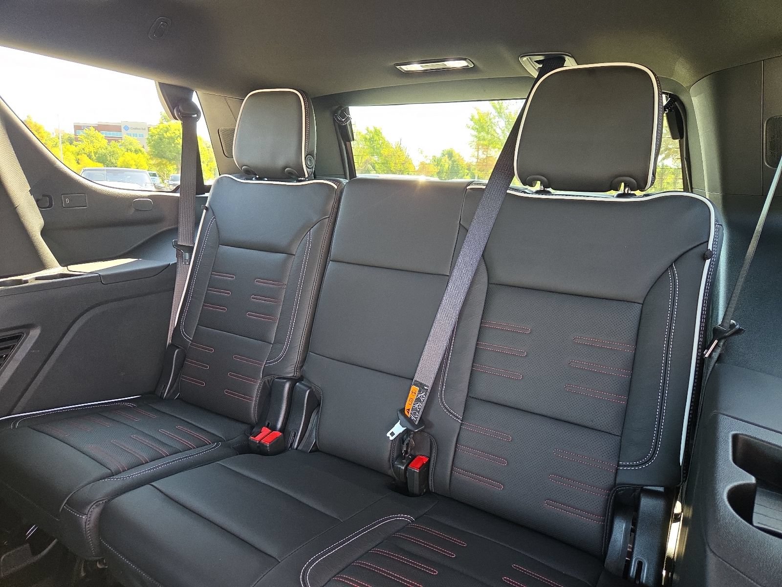 Used 2026 GMC Yukon AT4 Ultimate w/ LPO, Floor Liner Package AWD/4WD image 10