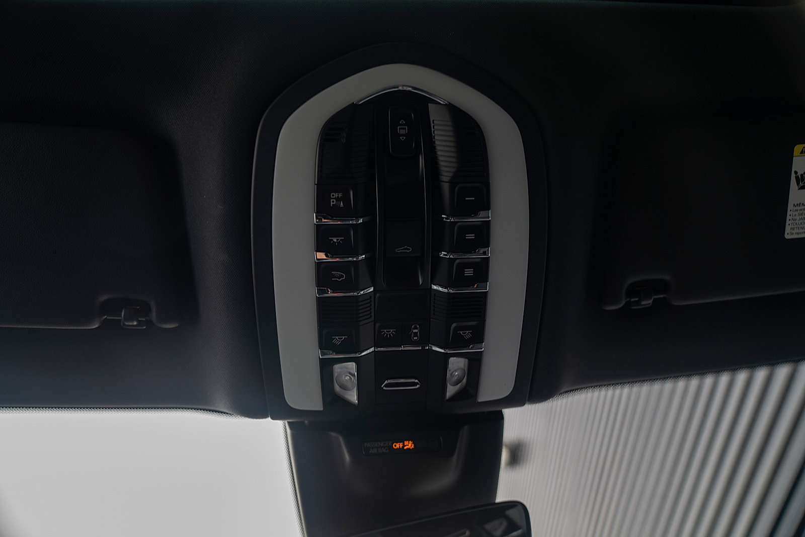 Certified 2026 Porsche Macan Turbo image 11