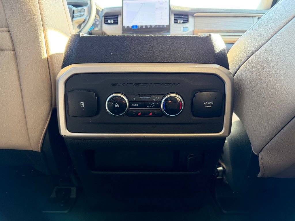 Used 2024 Ford Expedition Limited image 28