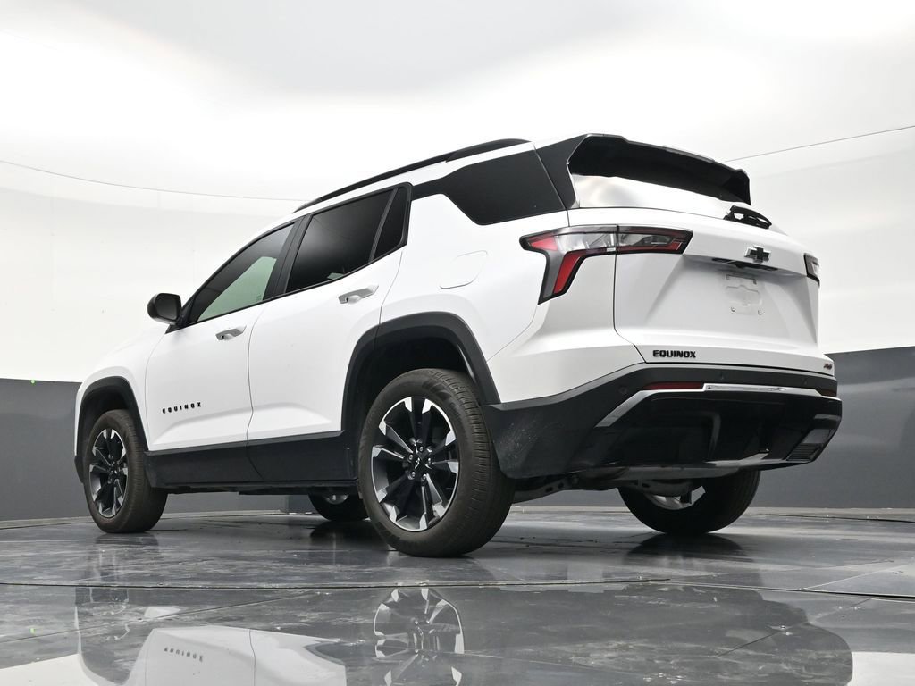 Used 2025 Chevrolet Equinox RS FWD image 22