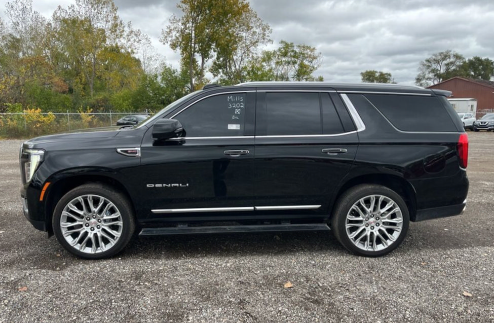 Used 2025 GMC Yukon Denali w/ Denali Reserve Package AWD/4WD image 5