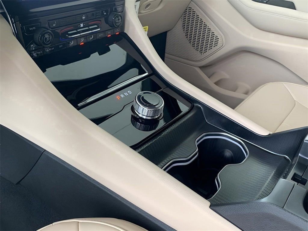 Used 2025 Jeep Grand Cherokee Limited image 35