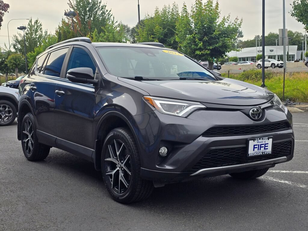 Used 2017 Toyota RAV4 SE AWD/4WD image 7
