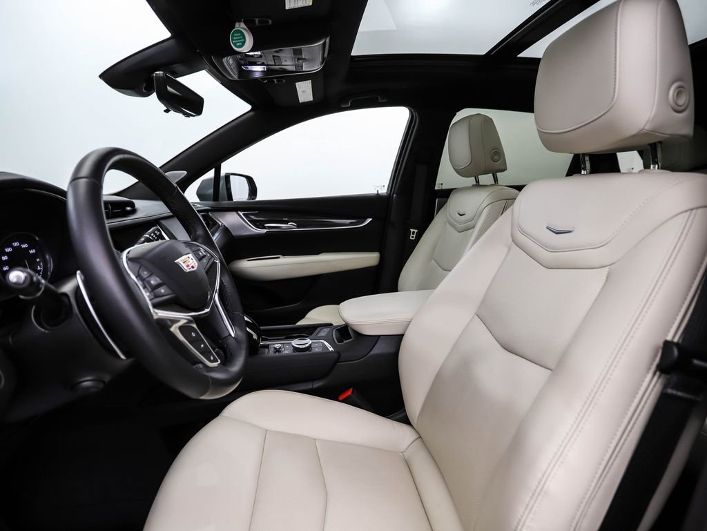 Used 2024 Cadillac XT5 Sportv w/ Technology Package AWD/4WD image 11
