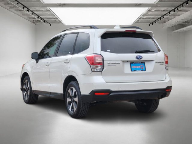 Used 2017 Subaru Forester 2.5i Premium AWD/4WD image 3