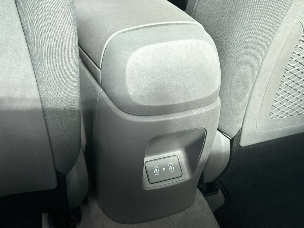 Used 2025 Hyundai Elantra SEL FWD image 25