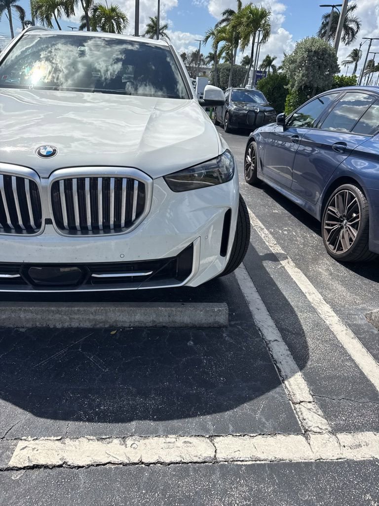 Used 2024 BMW X5 sDrive40i w/ Parking Assistance Package image 9