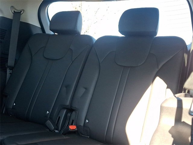 Used 2025 Kia Sorento S image 10