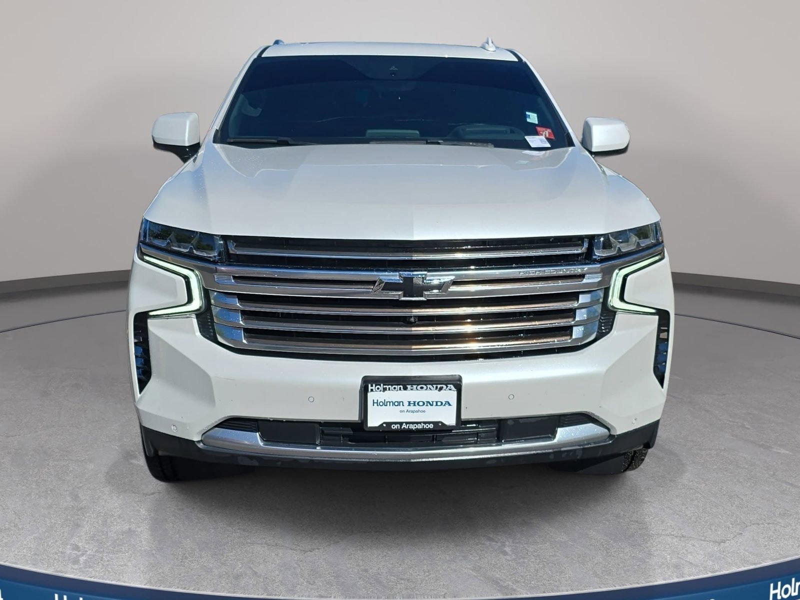 Used 2023 Chevrolet Suburban High Country AWD/4WD image 3