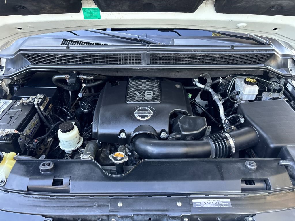 Used 2010 Nissan Armada SE image 28