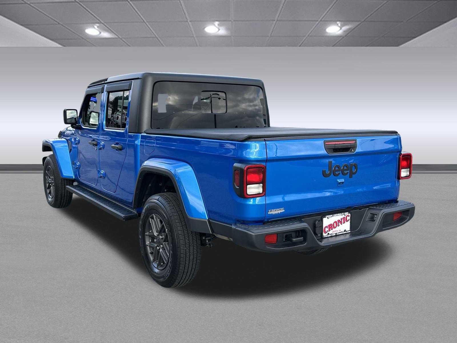 Used 2024 Jeep Gladiator Sport image 5