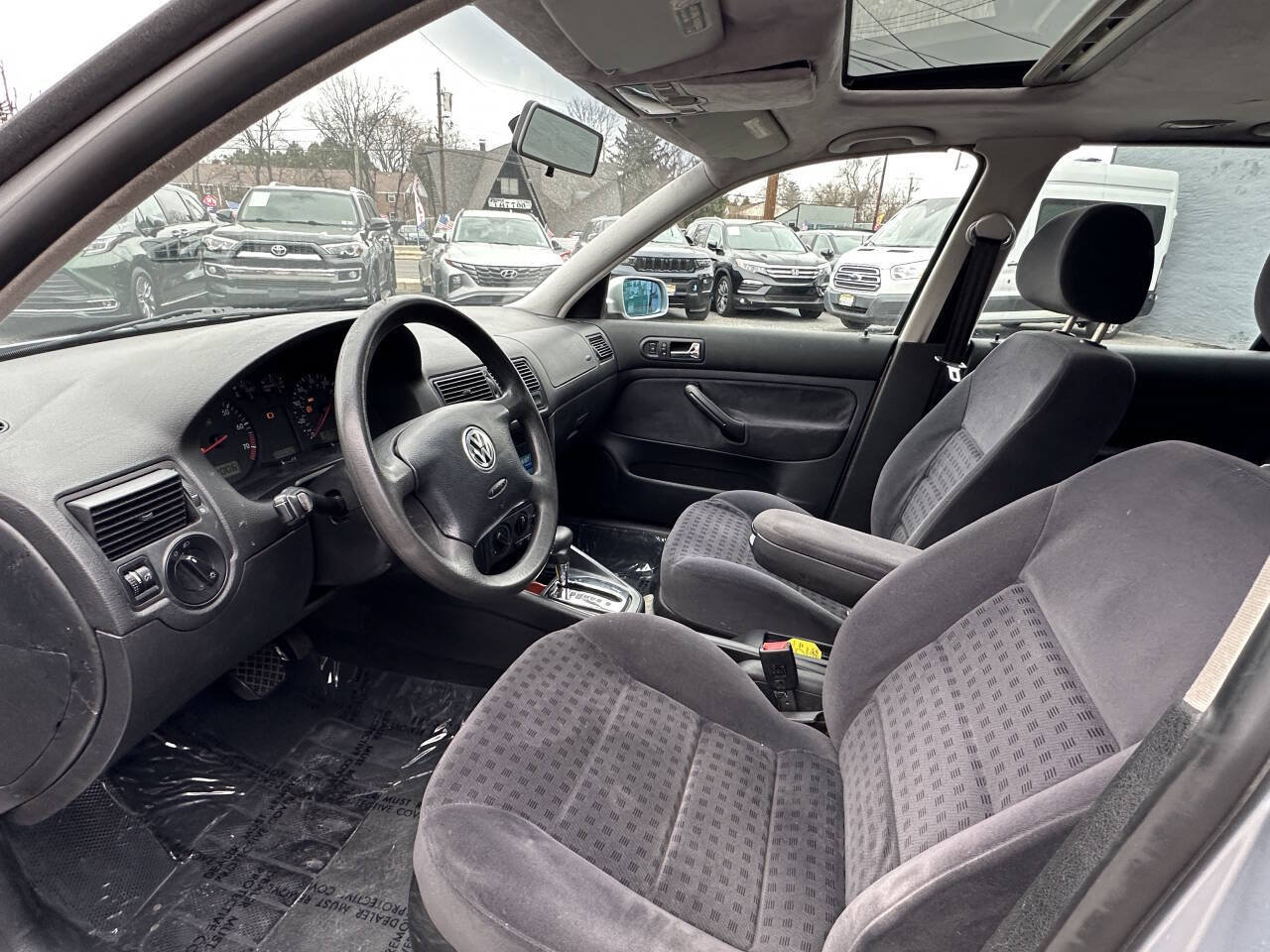 Used 2001 Volkswagen Golf GLS FWD image 8