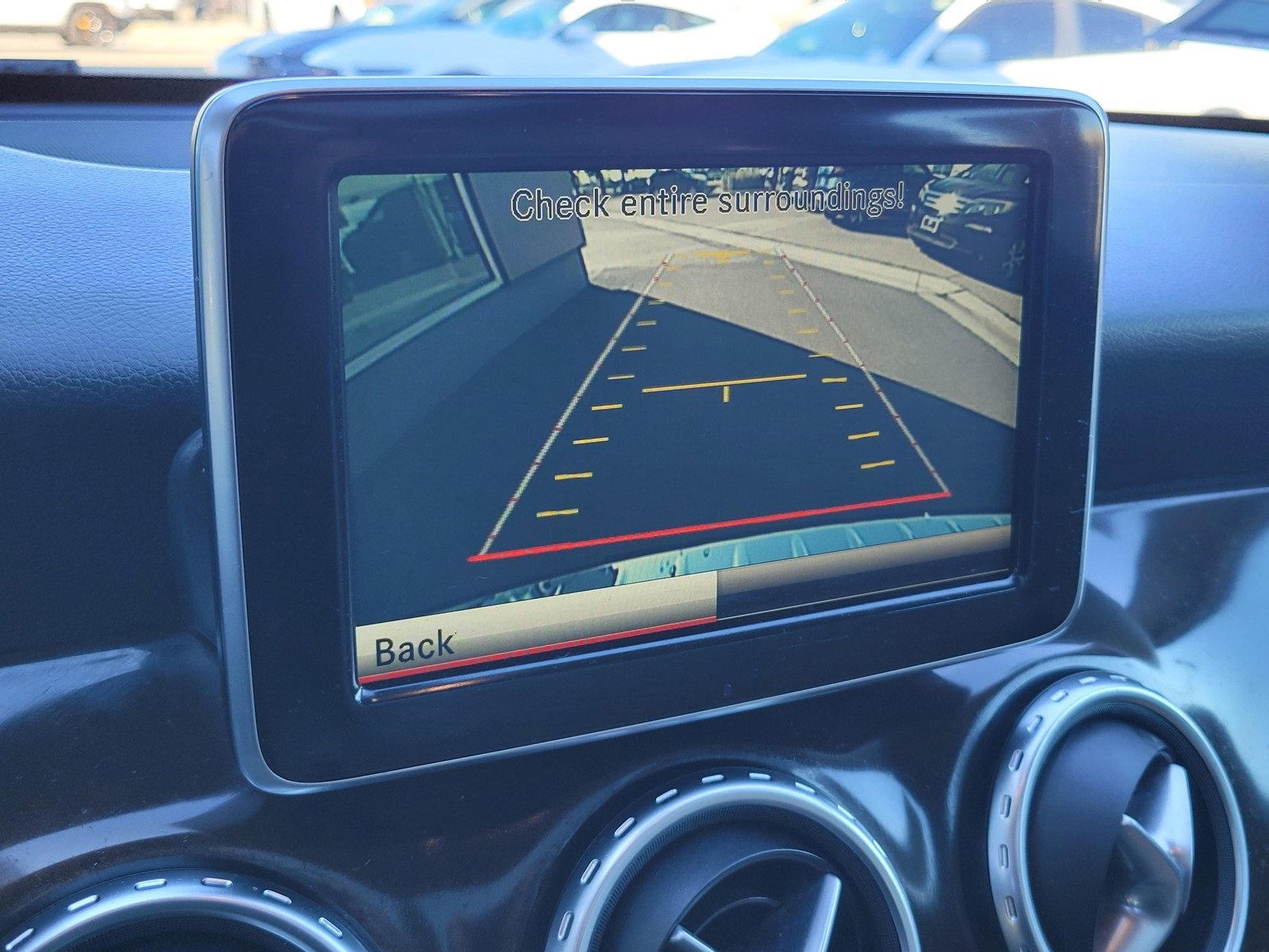 Used 2015 Mercedes-Benz GLA 250 4MATIC image 27