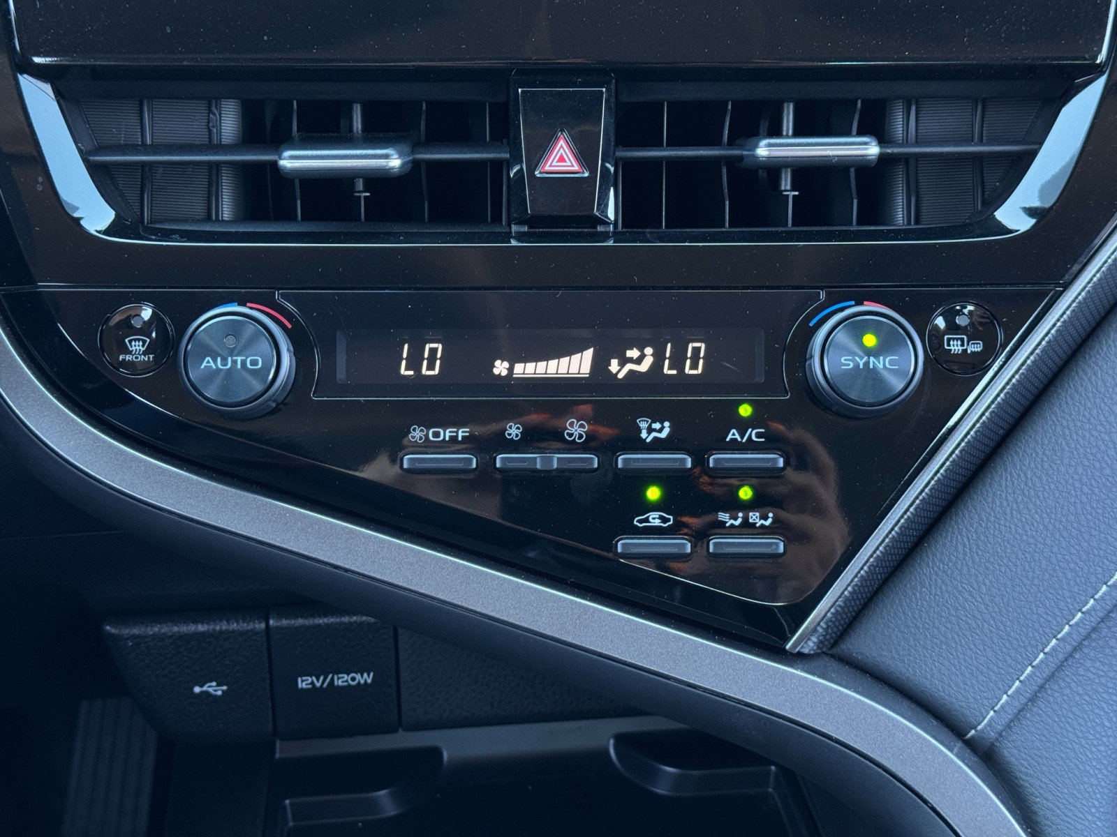 Used 2024 Toyota Camry XSE w/ Navigation Package image 25