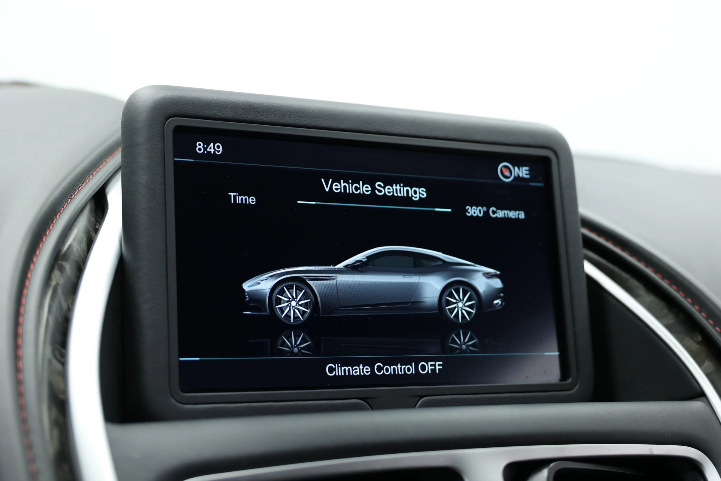 Used 2018 Aston Martin DB11 Coupe image 34