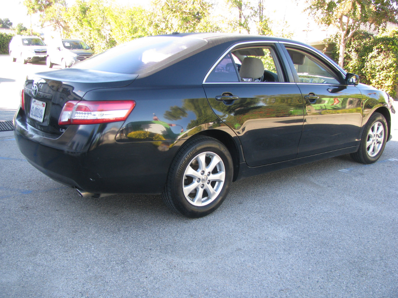 Used 2011 Toyota Camry LE w/ LE Extra-Value Pkg image 6