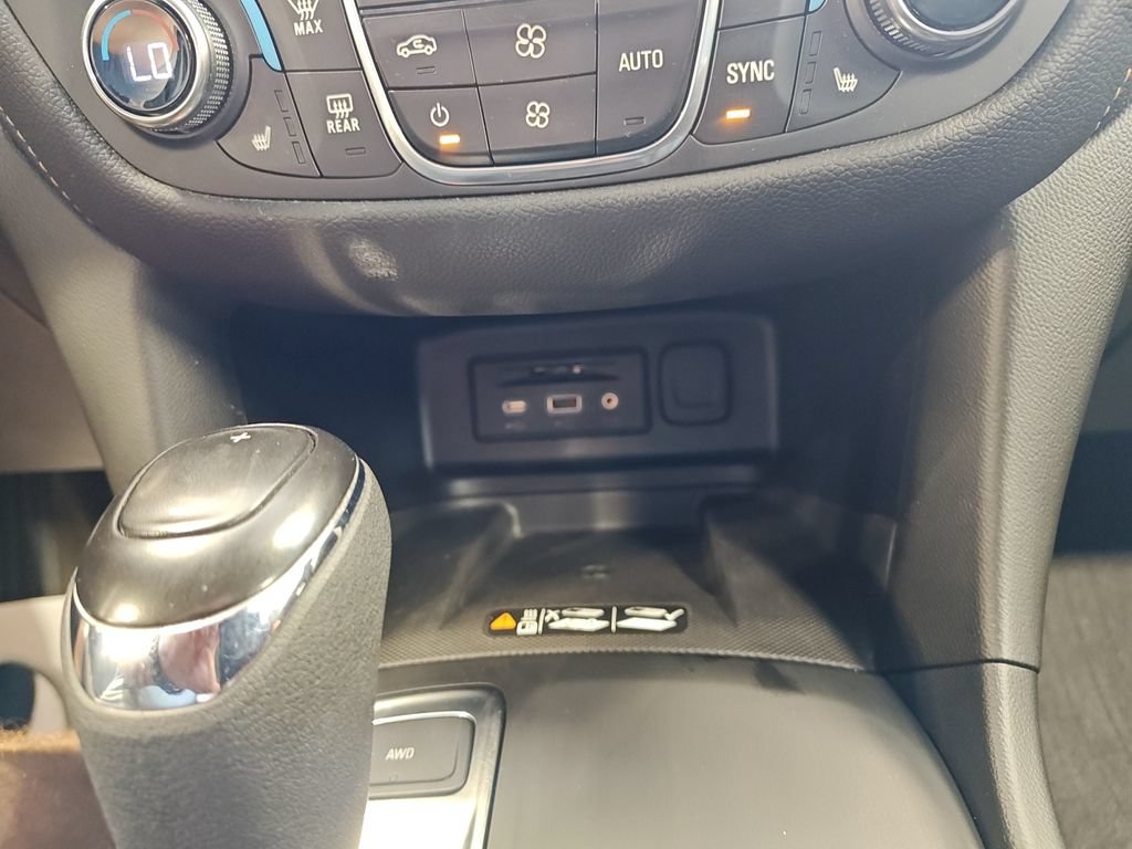 Used 2020 Chevrolet Equinox Premier AWD/4WD image 23