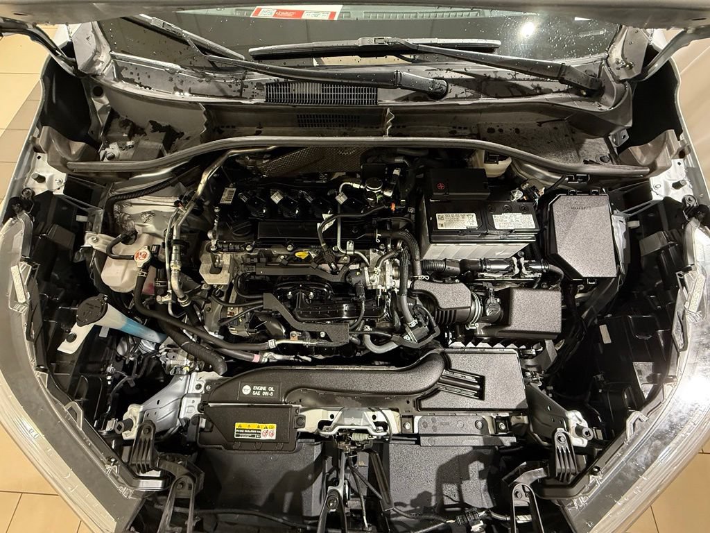 Certified 2025 Toyota Corolla Cross XLE FWD image 10