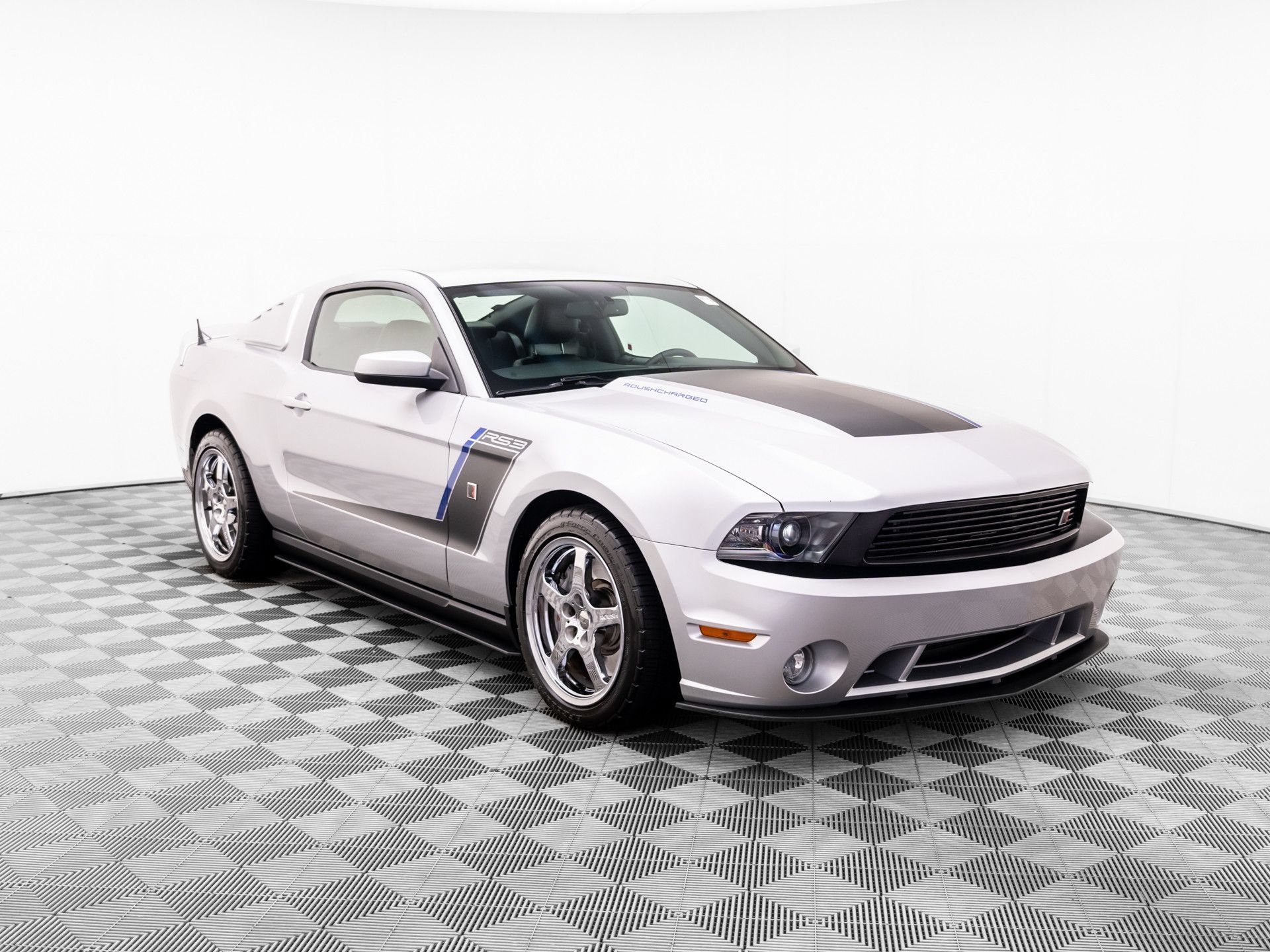 Used 2012 Ford Mustang GT Premium w/ Brembo Brake Pkg RWD image 7