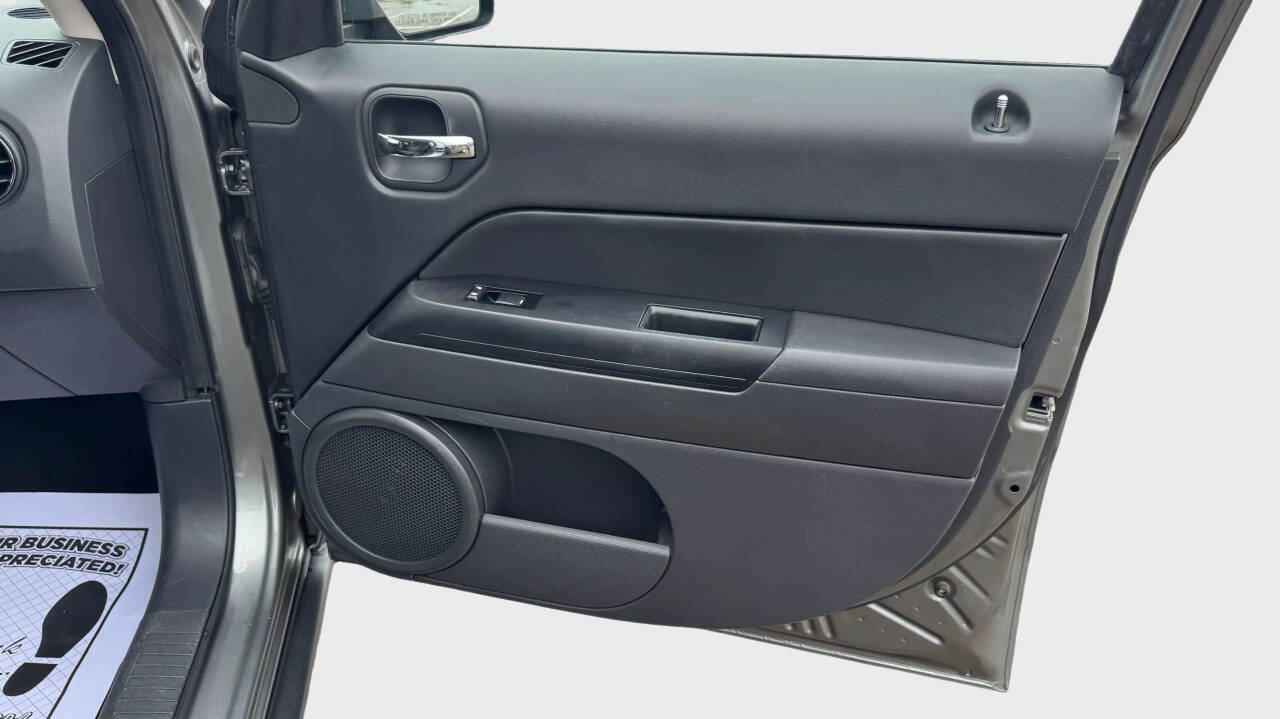 Used 2012 Jeep Patriot Latitude w/ Sun/Sound Group image 16