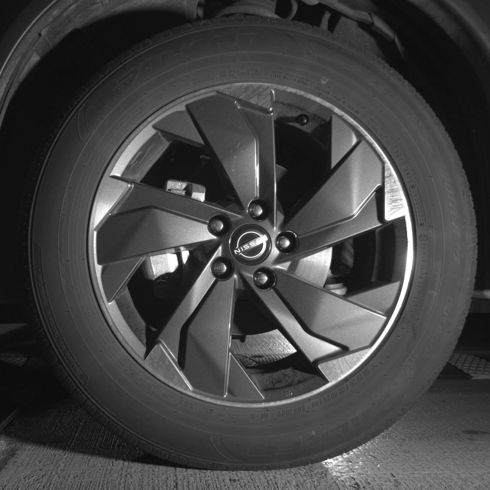 Used 2025 Nissan Rogue SV FWD image 15