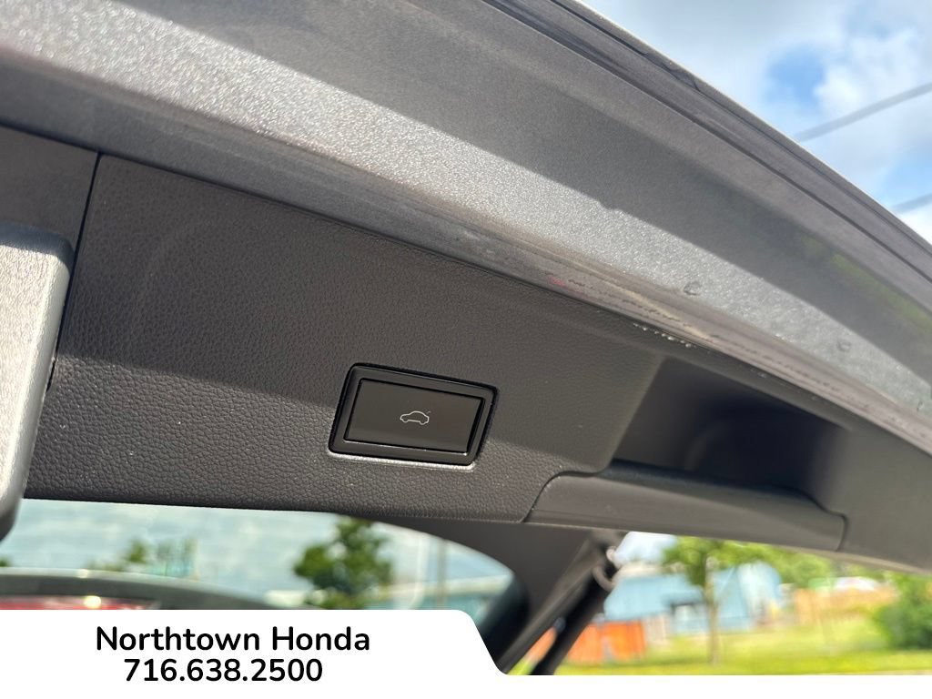 Used 2020 Volkswagen Atlas Cross Sport SE w/ Panoramic Sunroof Package AWD/4WD image 20