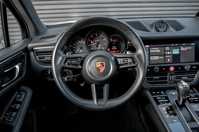 Used 2022 Porsche Macan w/ Premium Package Plus image 4