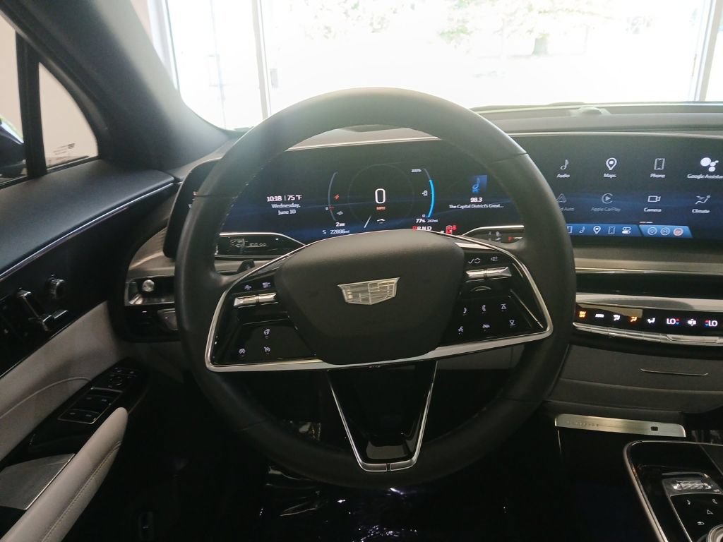Used 2024 Cadillac Lyriq Luxury w/ LPO, Floor Liner Package AWD/4WD image 19