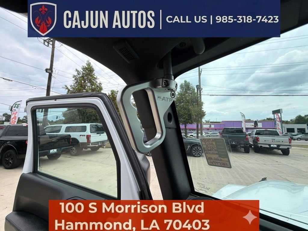 Used 2017 Jeep Wrangler Unlimited Rubicon AWD/4WD image 38