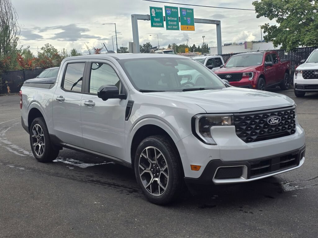 New 2026 Ford Maverick Lariat w/ 4K Tow Package AWD/4WD image 3