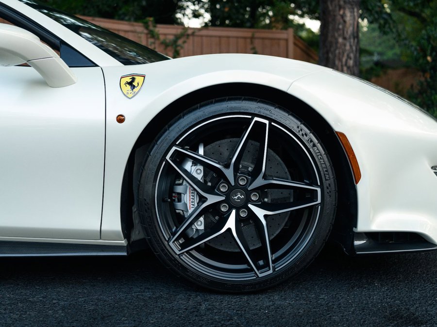 Used 2020 Ferrari 488 Pista Spider image 11