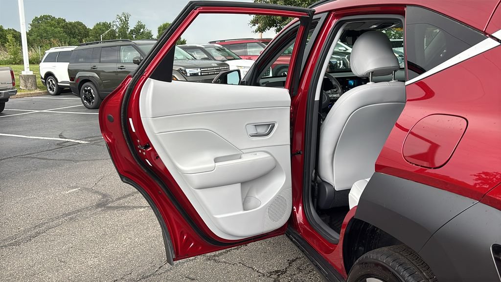 Used 2024 Hyundai Kona Limited AWD/4WD image 27