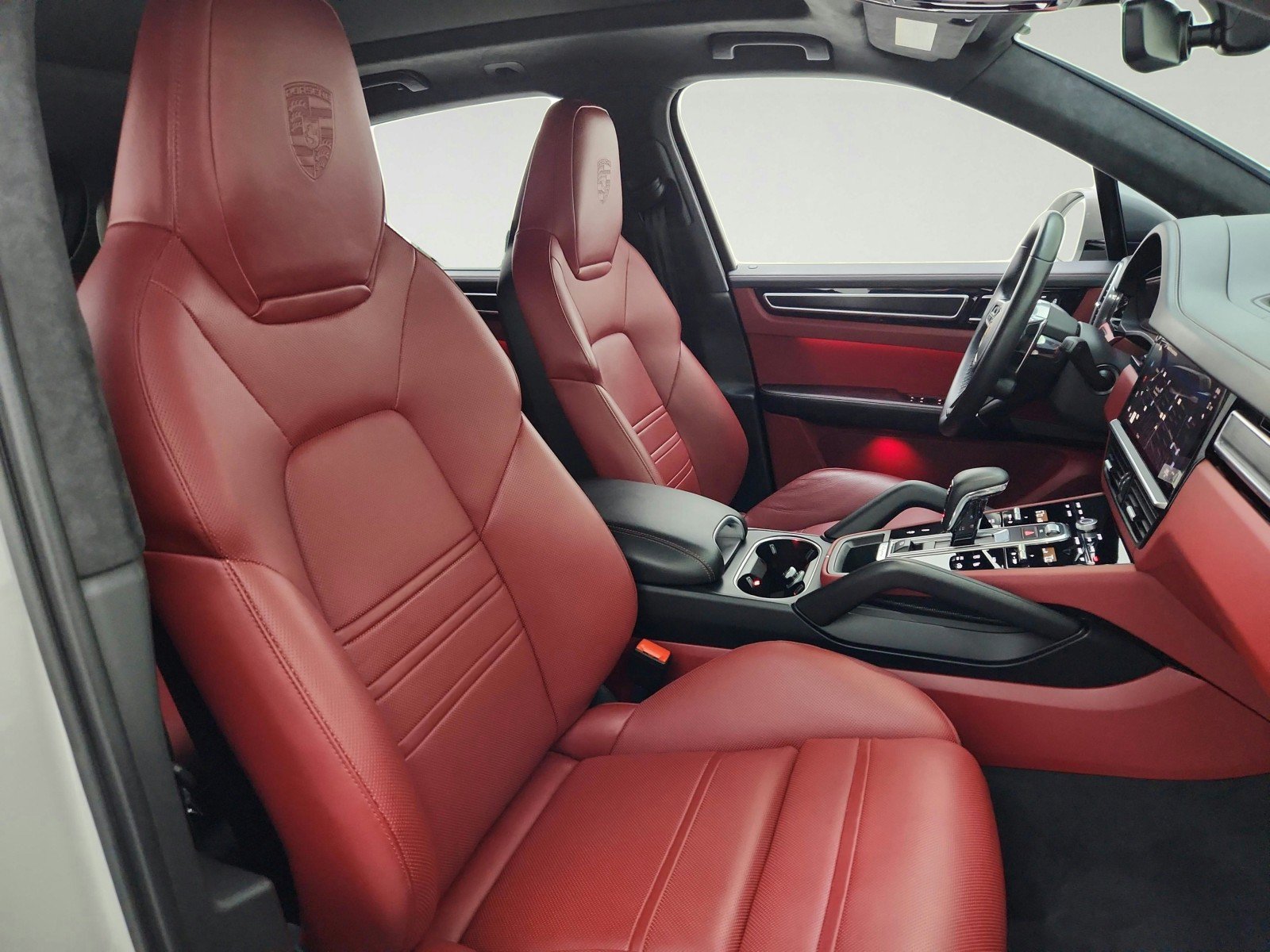 Used 2023 Porsche Cayenne GTS AWD/4WD image 28