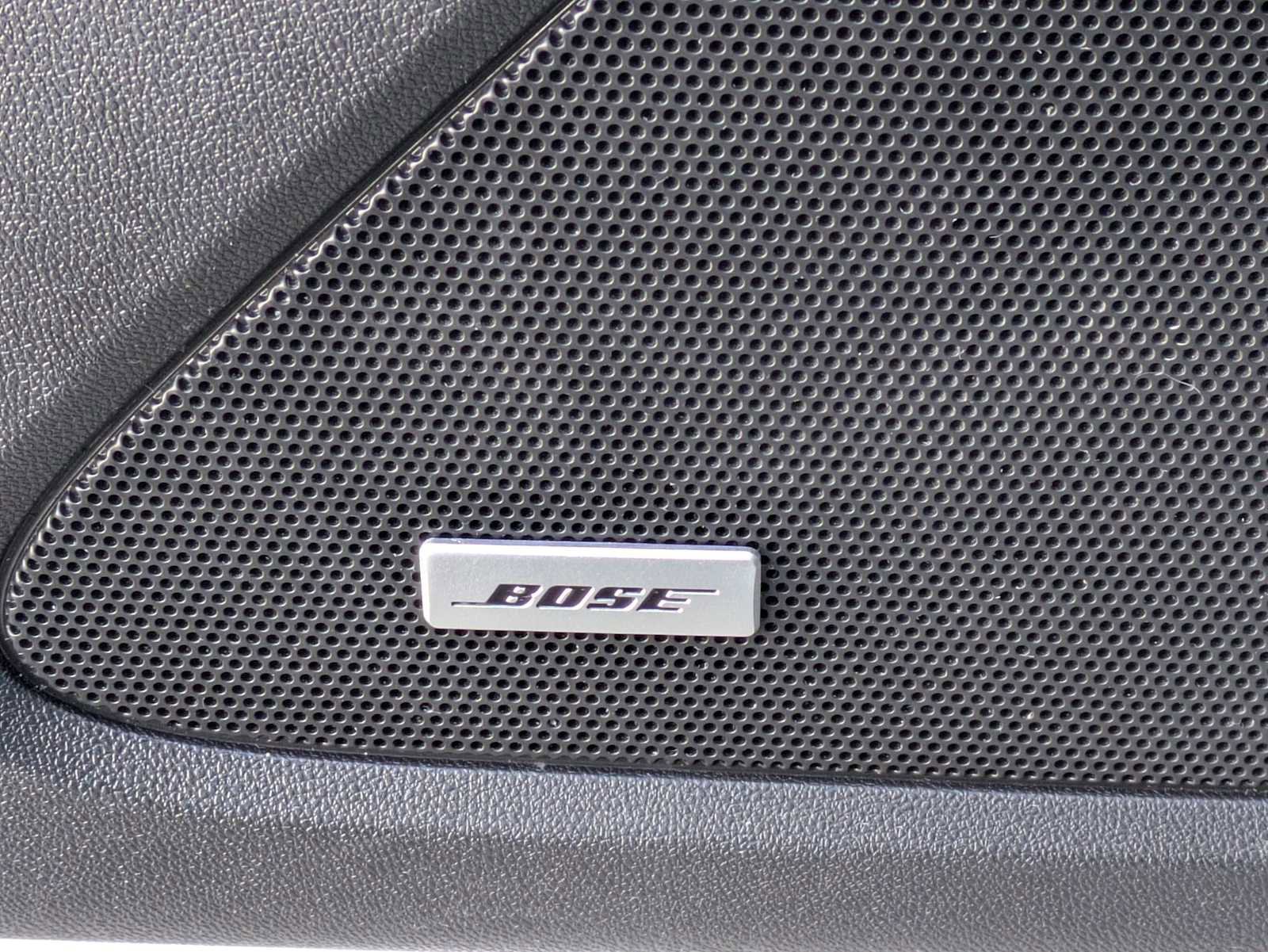 Used 2024 Chevrolet Equinox RS w/ RS Leather Package image 29