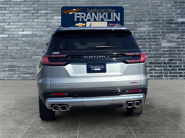 Used 2025 GMC Acadia Denali image 4