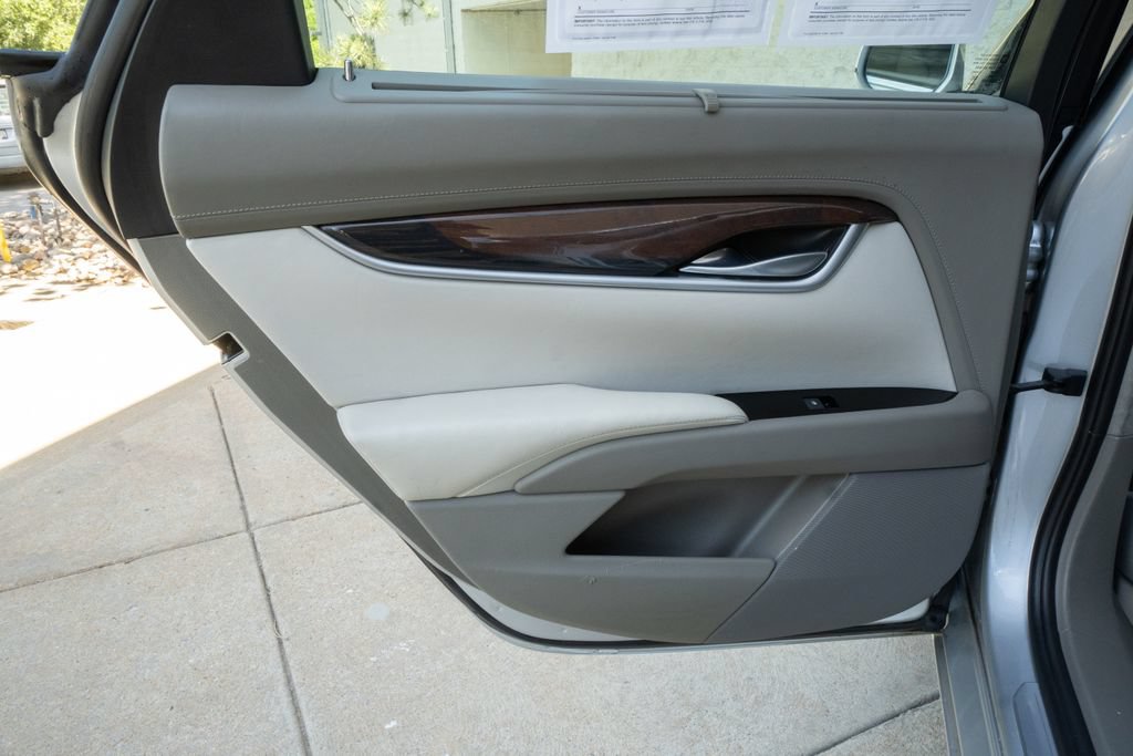 Used 2014 Cadillac XTS Platinum FWD image 17