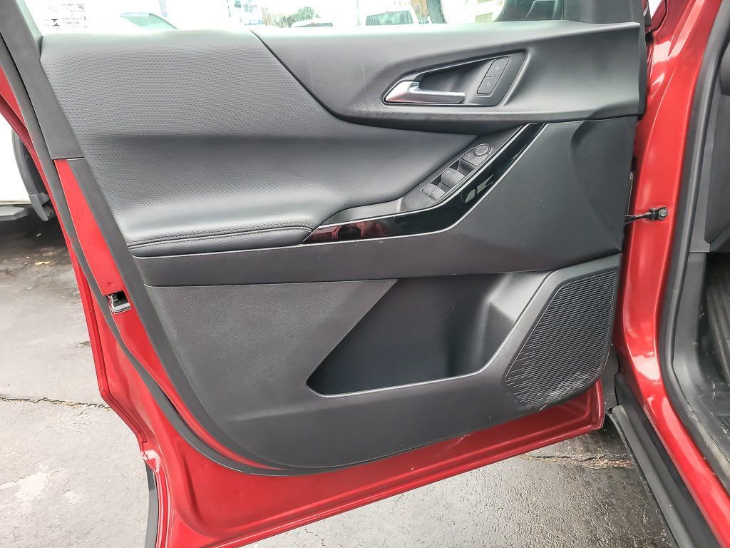 Certified 2025 Chevrolet Equinox LT w/ Safety and Technology Package image 16