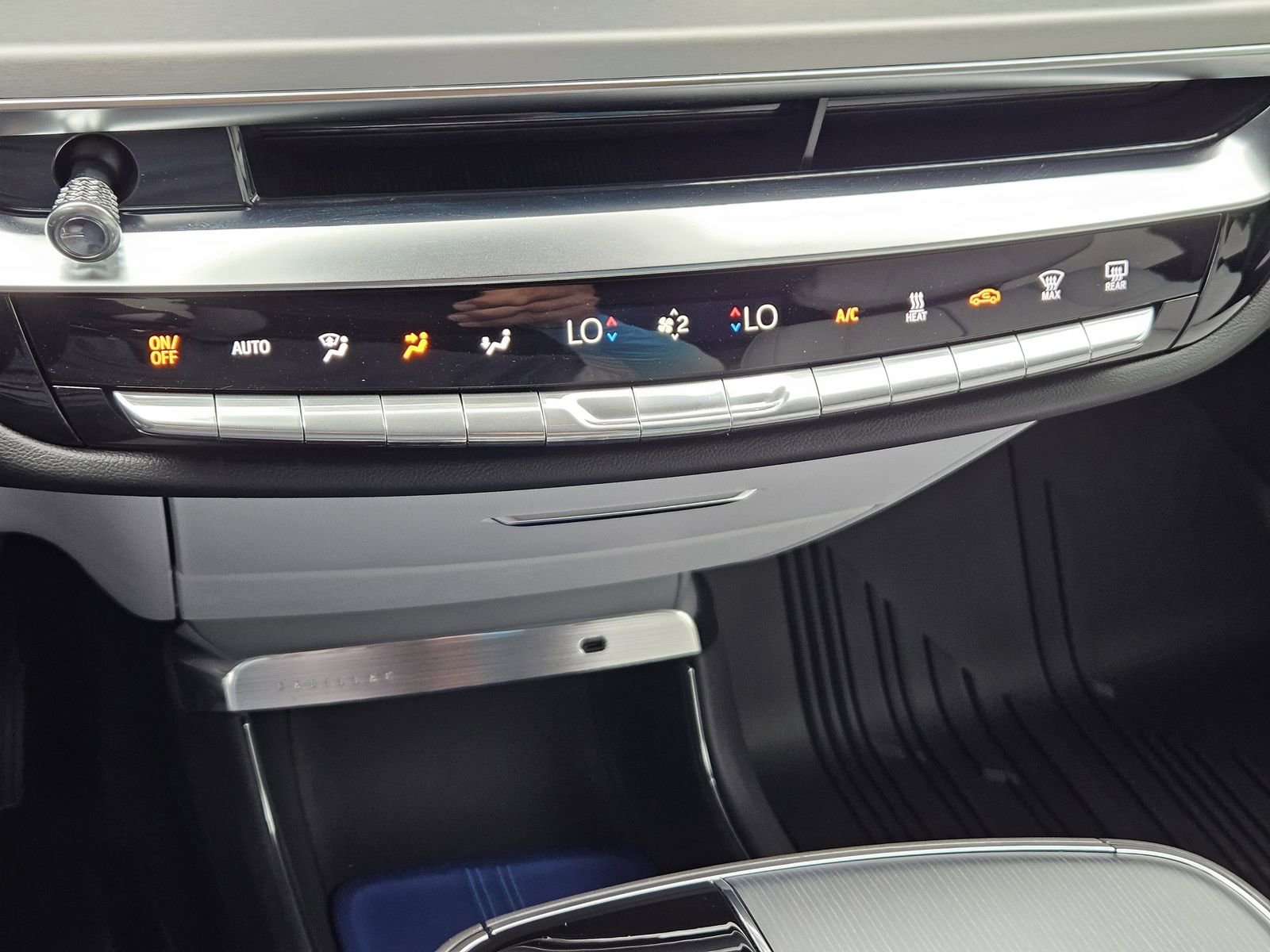 New 2026 Cadillac Lyriq Sport w/ LPO, Floor Liner Package AWD/4WD image 20