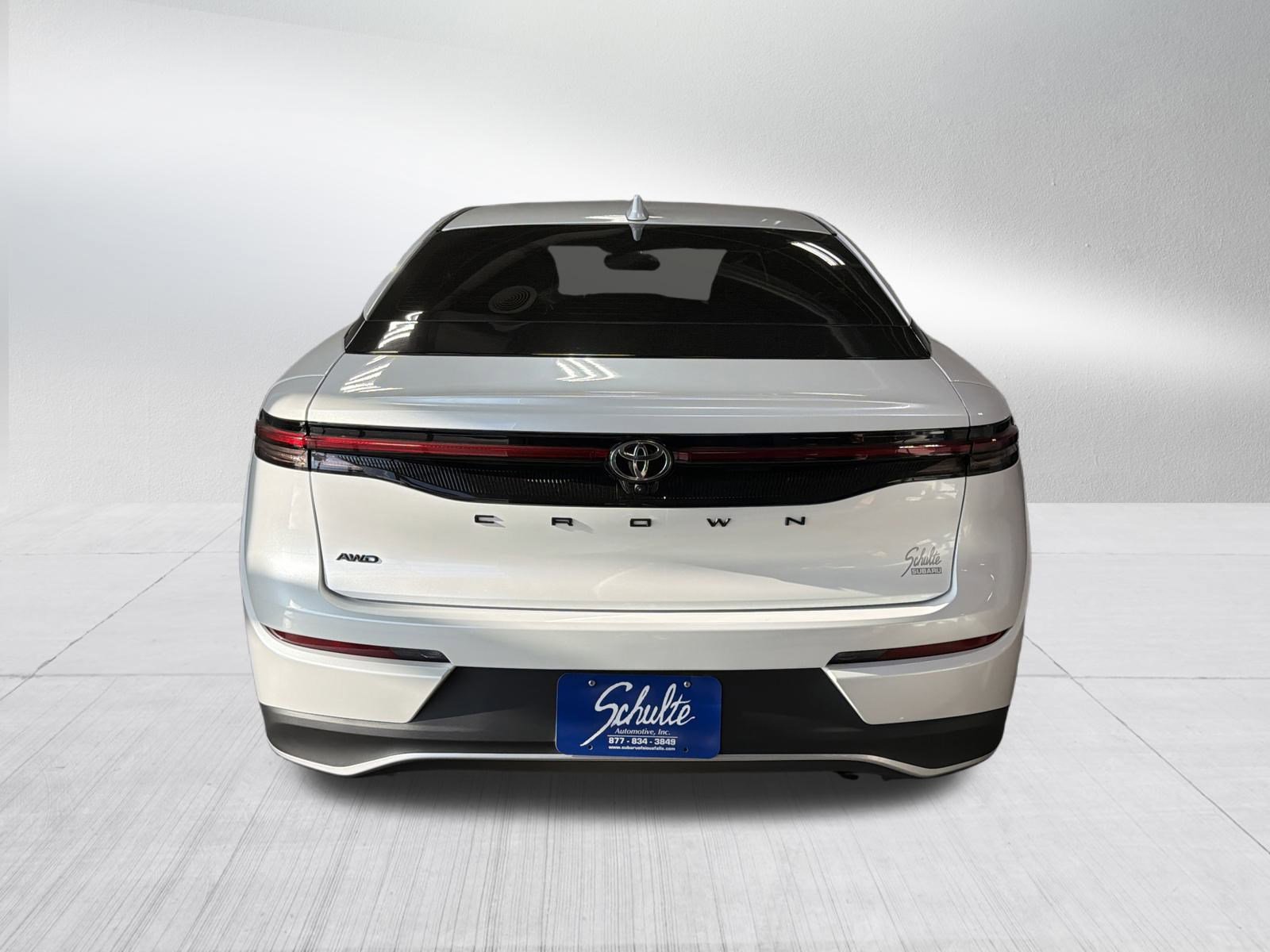 Used 2023 Toyota Crown XLE image 6