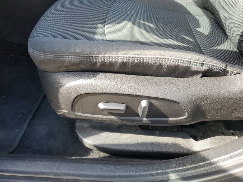 Used 2019 Chevrolet Cruze Diesel image 6