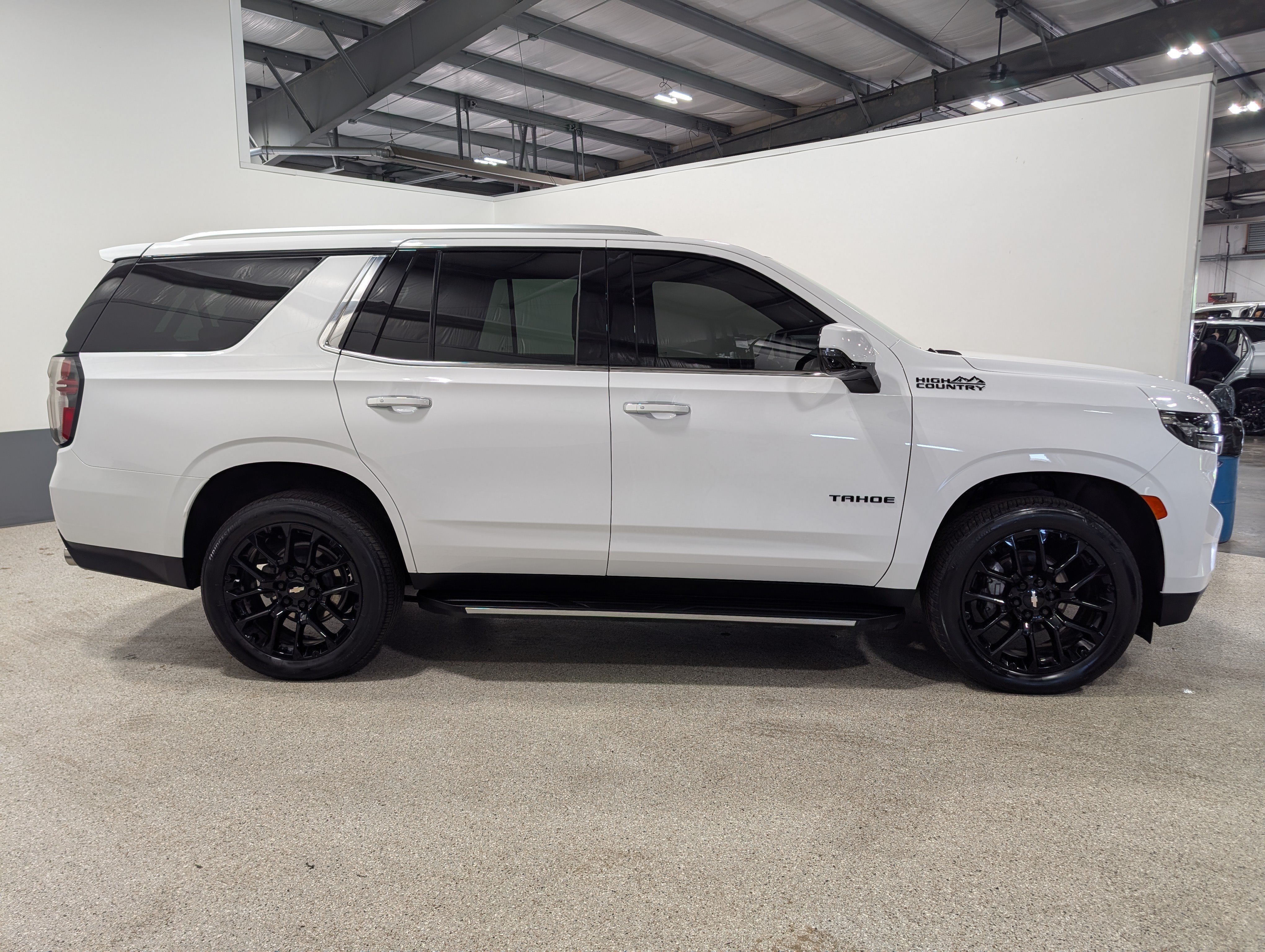 Used 2023 Chevrolet Tahoe High Country AWD/4WD image 2