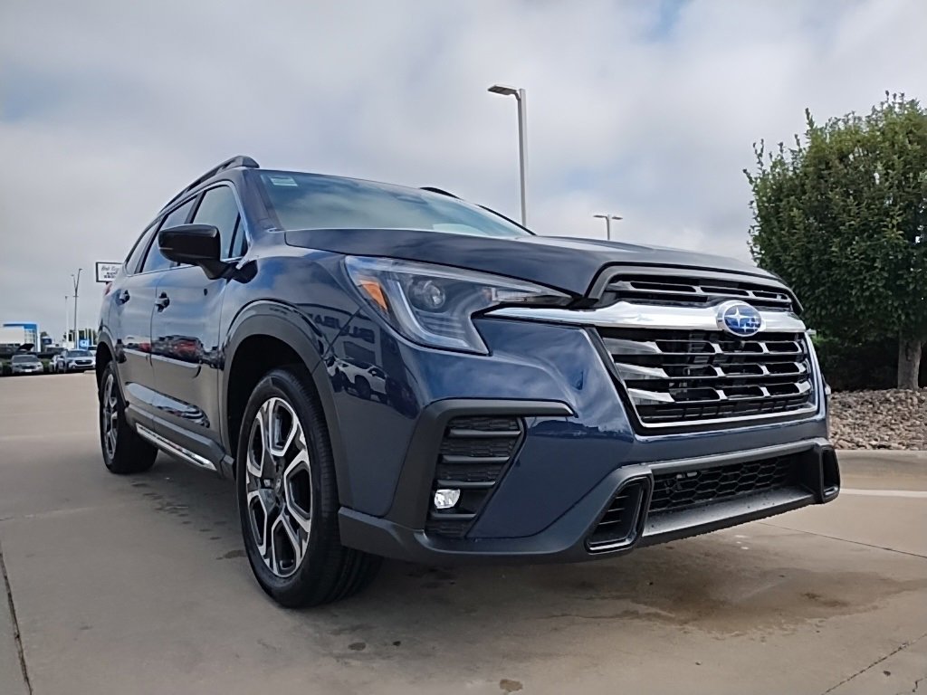 New 2025 Subaru Ascent Limited image 4