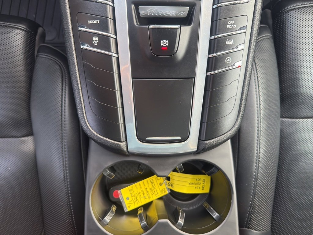 Used 2018 Porsche Macan image 35