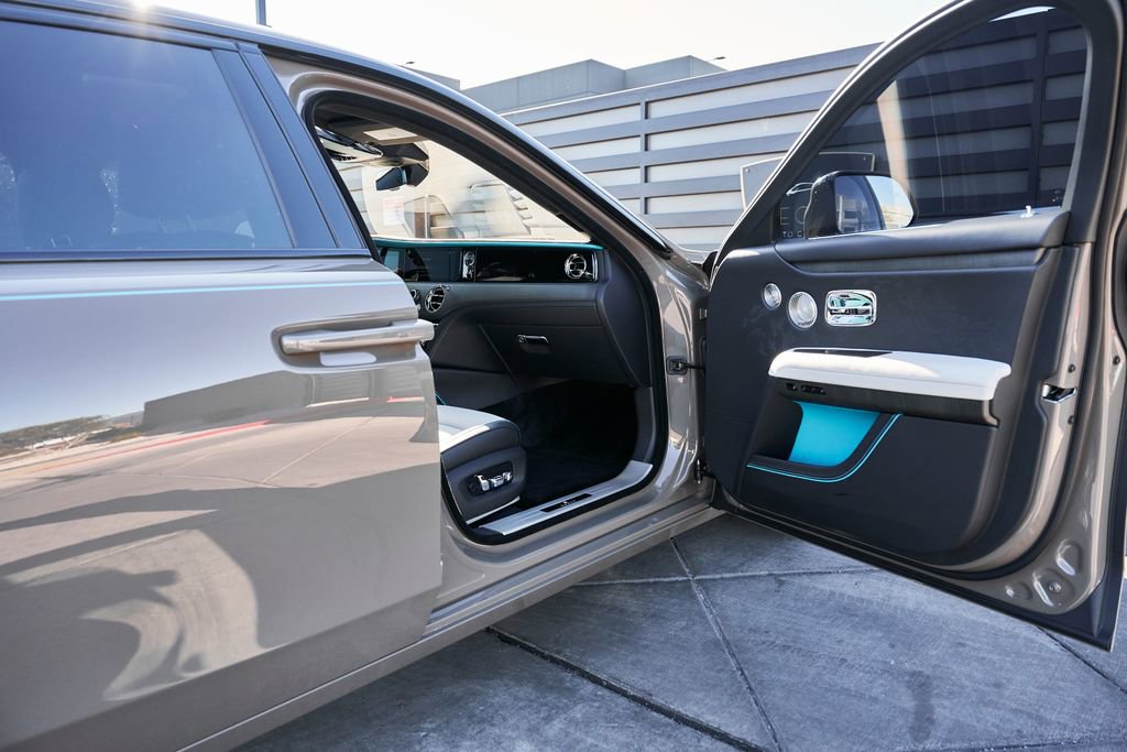 Used 2025 Rolls-Royce Ghost AWD/4WD image 24