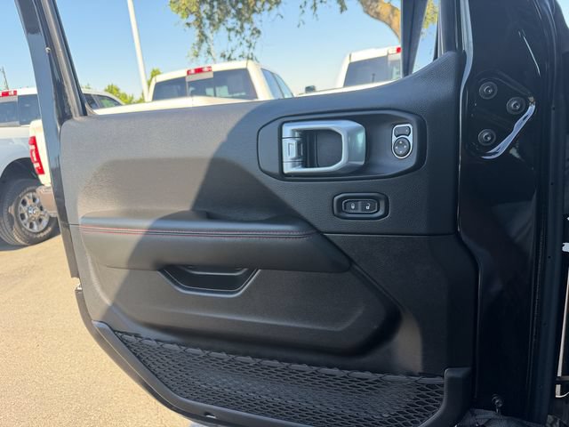 Used 2024 Jeep Gladiator Rubicon w/ Convenience Group AWD/4WD image 15